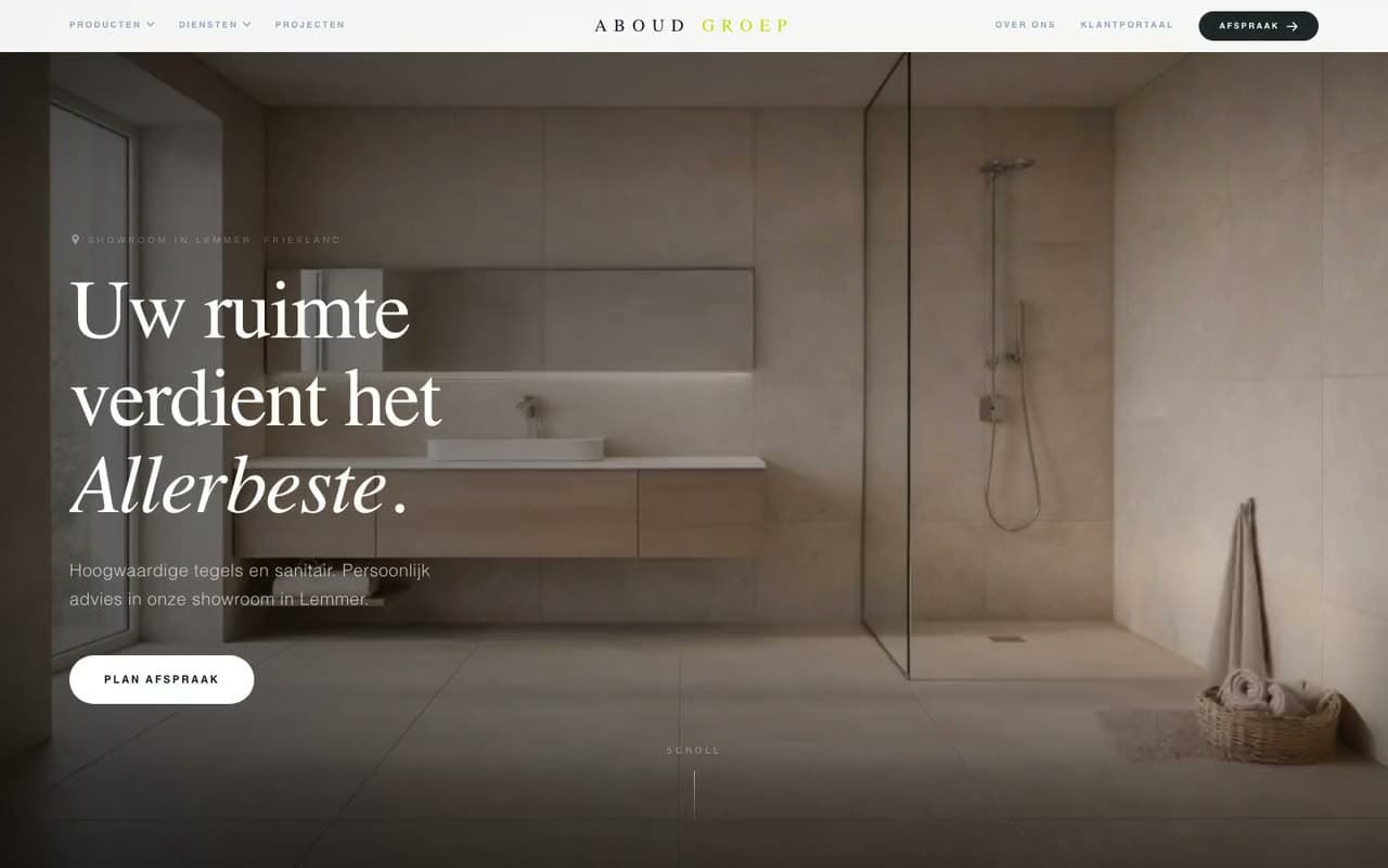 De website van Aboud Groep op een breed scherm