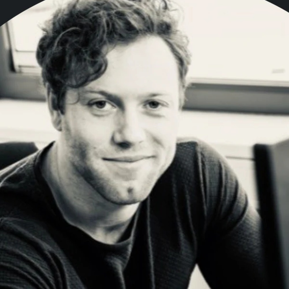Portretfoto van Bas Troelstra